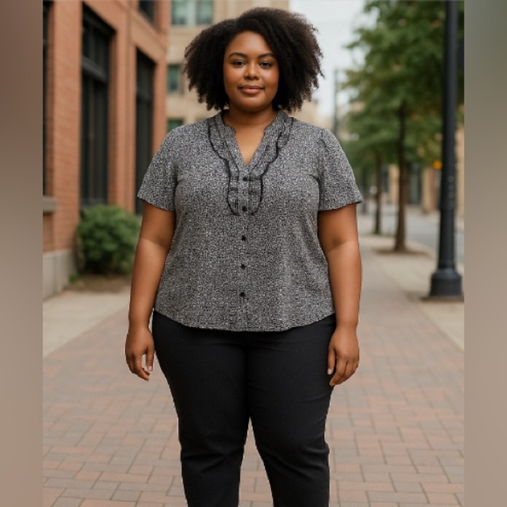 East 5th Puff Sleeve Blouse. No tag. 26” pit to pit.